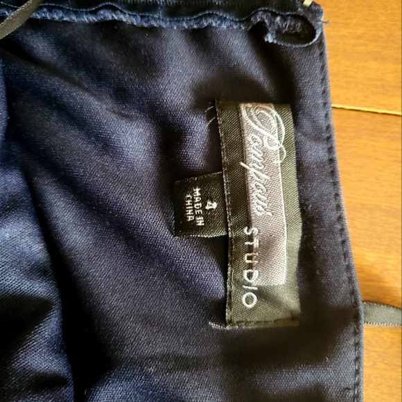 Prom dress ,navy blue ,size 4 with beautiful beads work - Picture 1 of 3